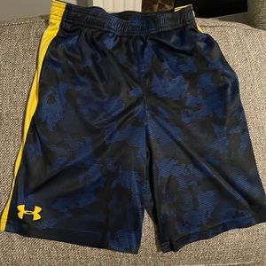 Under Armour youth medium shorts